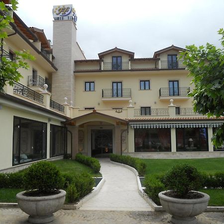 Fashion Hotel Valmontone Exterior foto