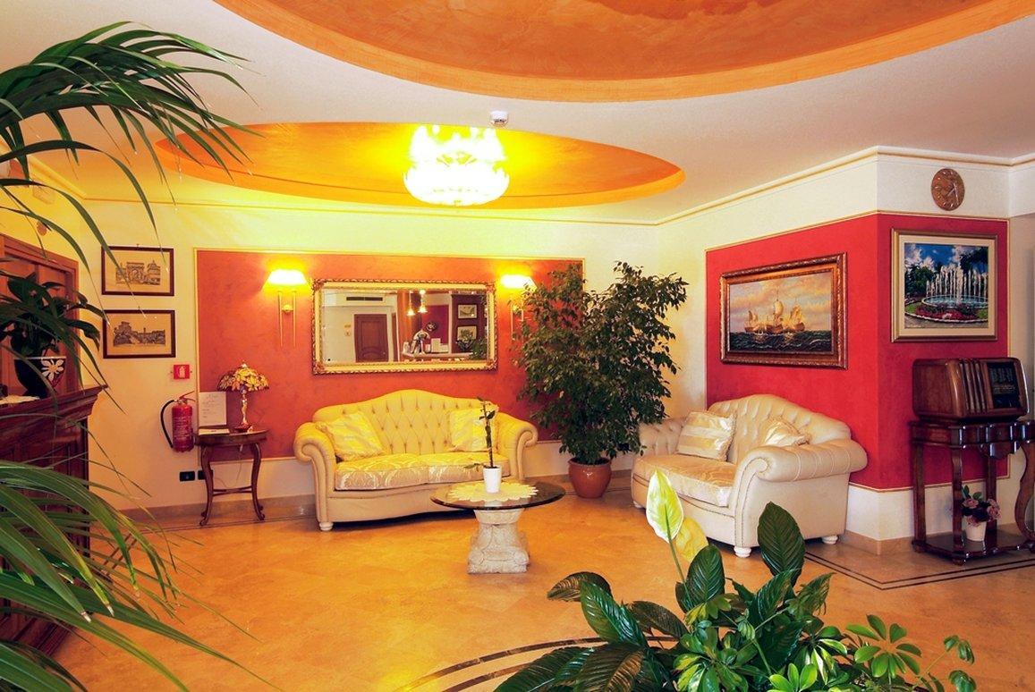 Fashion Hotel Valmontone Exterior foto